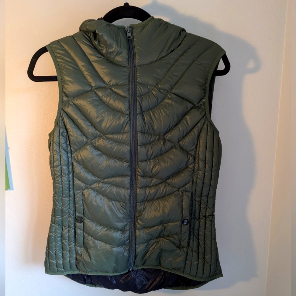 Bernardo Green Puffy Down Vest Women's Size Medium